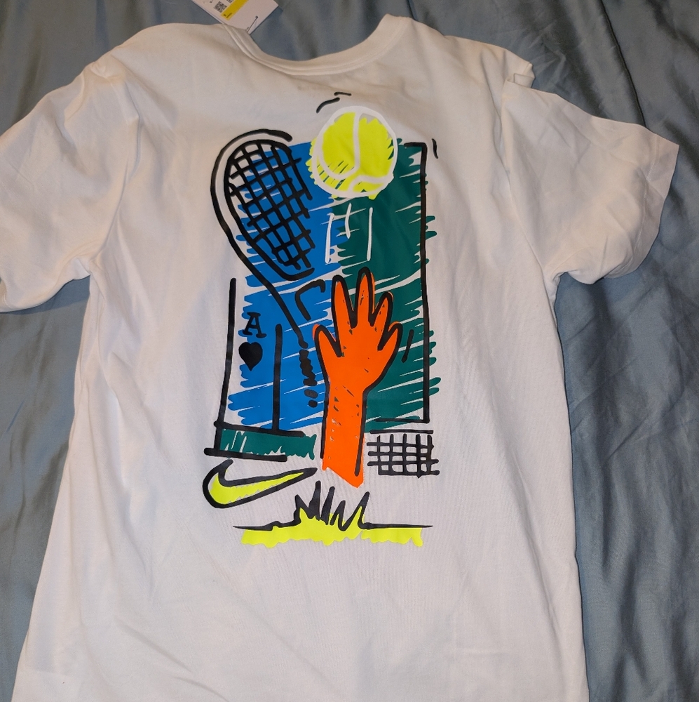Nike Men's White Graphic T-Shirt